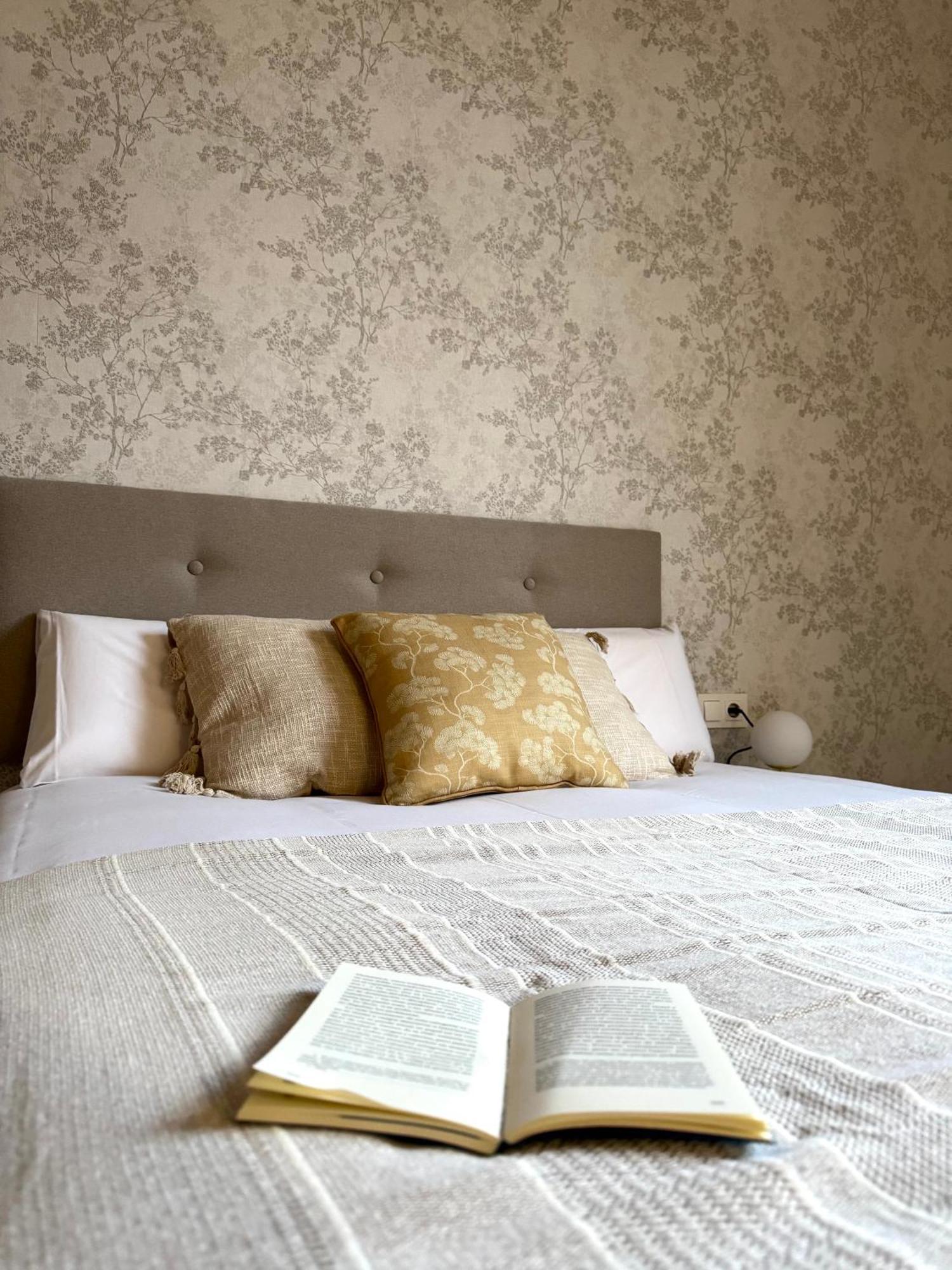 Anais Apartments By Gaiarooms บาร์เซโลนา ภายนอก รูปภาพ