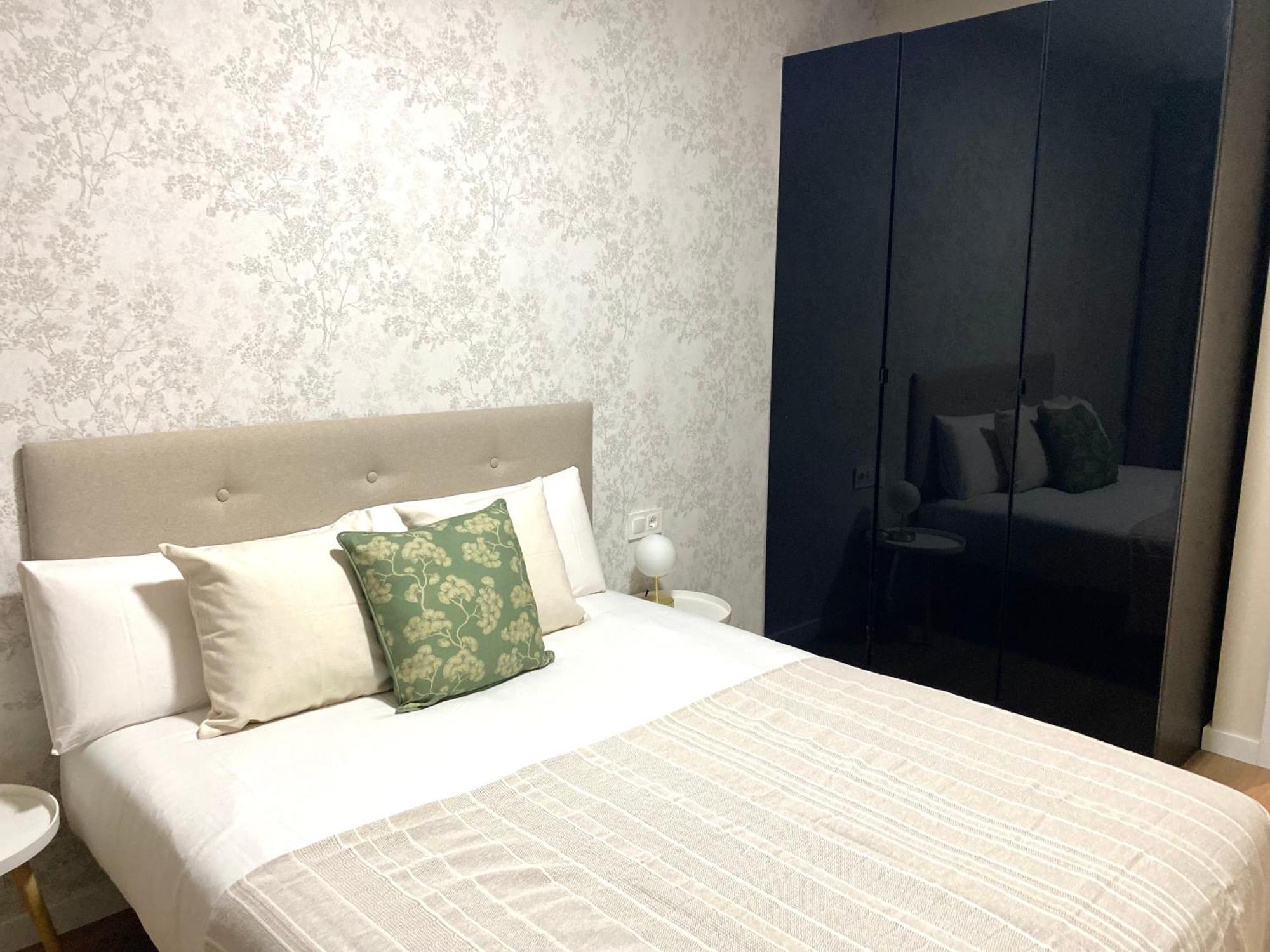Anais Apartments By Gaiarooms บาร์เซโลนา ภายนอก รูปภาพ